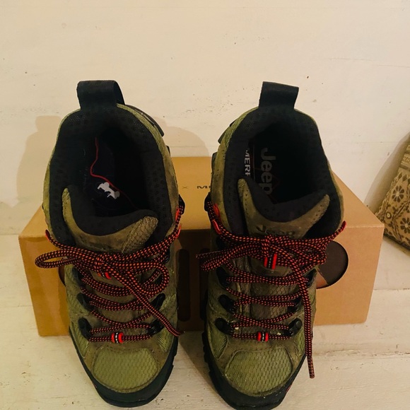 Hiking boots / Merrell Jeep addition Woman’s size 7 - Picture 4 of 8